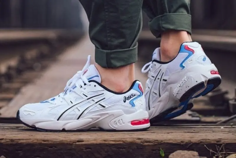 Alternative view of Giày Asics Gel Kayano 5 'White' 1021A280-100