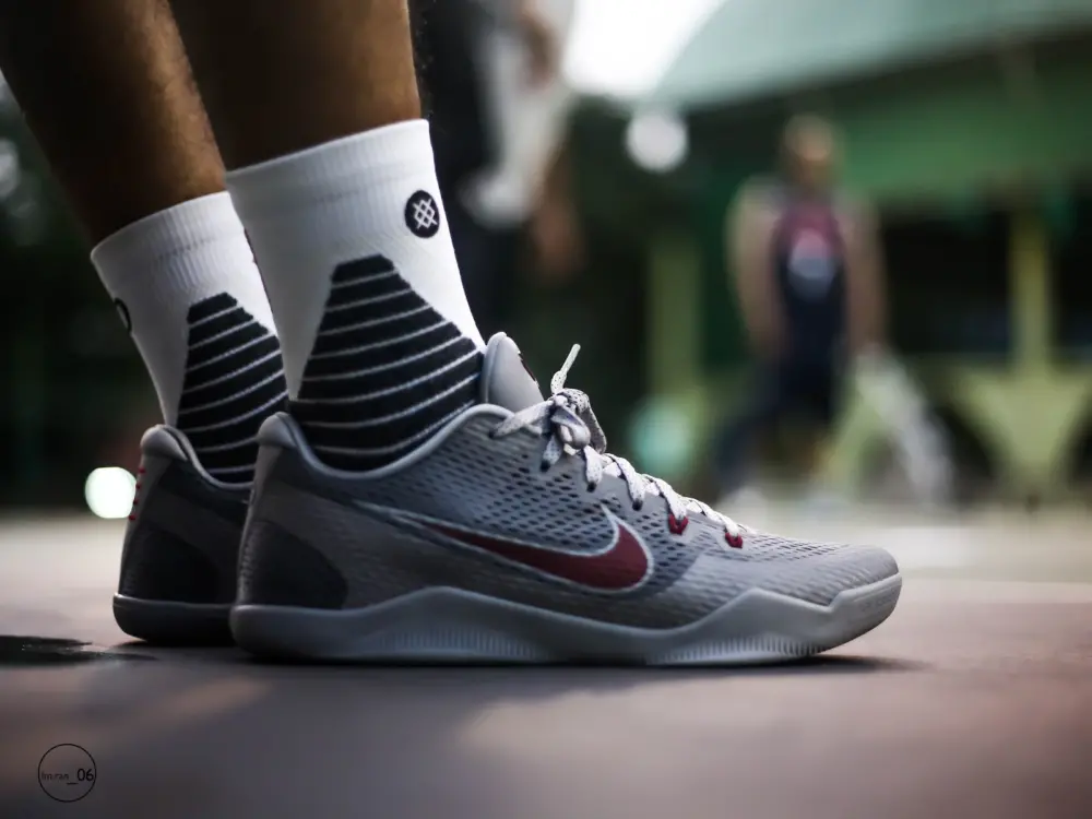 Alternative view of Giày Nike Kobe 11 Lower 'Merion' 836183-006