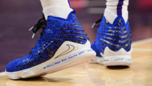 Alternative view of Giày Nike Uninterrupted x LeBron 17 EP 'More Than An Athlete' CT3465-400