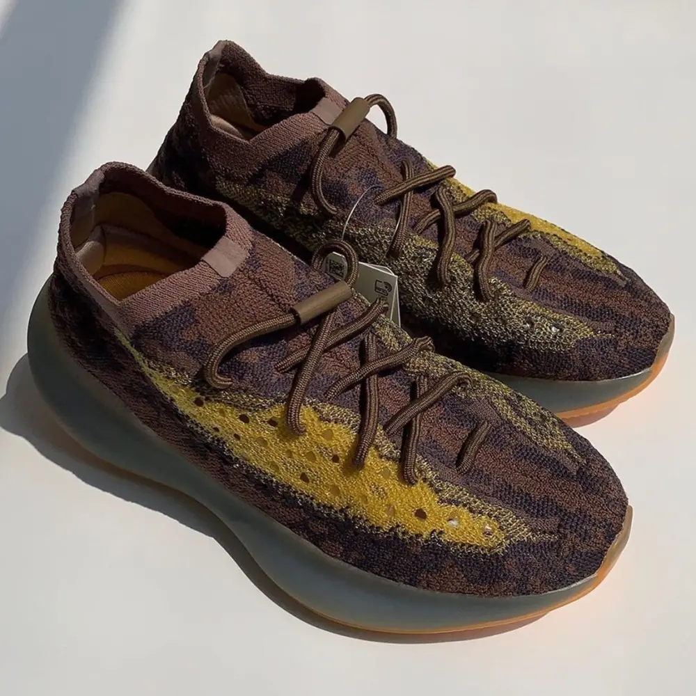 Alternative view of Giày Adidas Yeezy Boost 380 'Lmnte' FZ4982