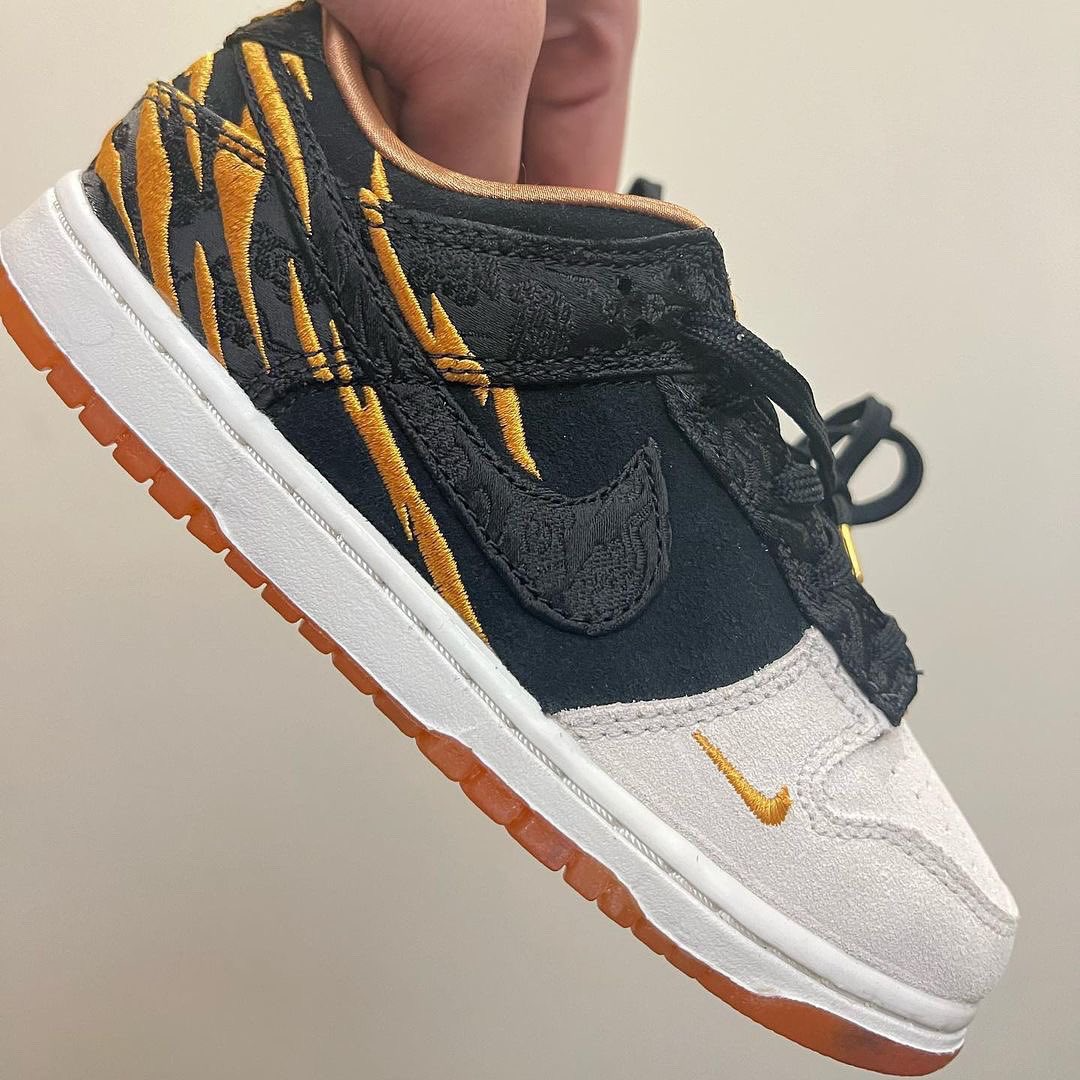 Giày Nike Dunk Low GS 'God Of Wealth' DQ5351-001 - Ảnh 3