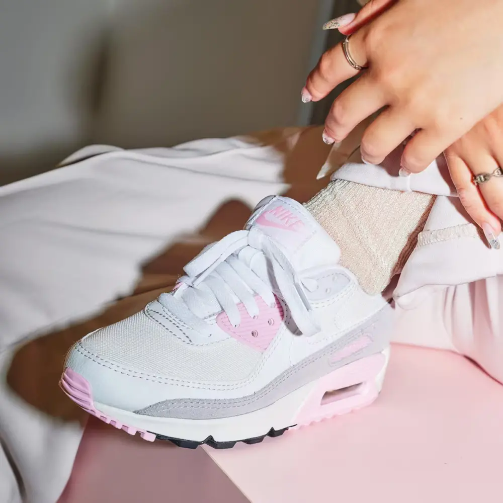 Alternative view of Giày Nike Air Max 90 'Athletic Dept' FN7489-100