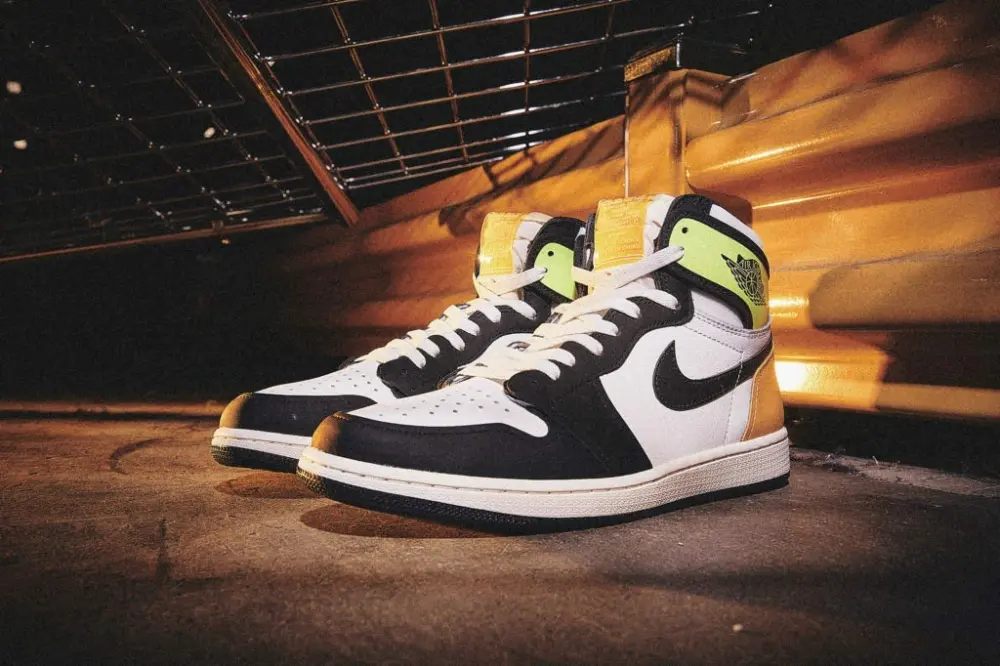 Giày Nike Jordan 1 Retro High OG Volt Gold 555088-118 - Ảnh 3