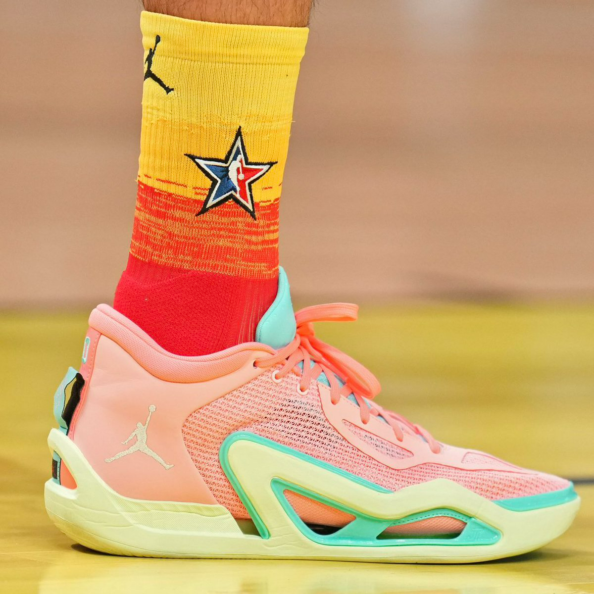 Giày Nike Air Jordan Tatum 1 'Pink Lemonade' DX6733-600 - Ảnh 2