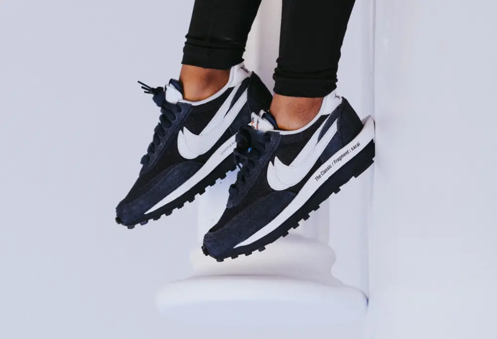 Alternative view of Giày Nike Fragment Design x sacai x Waffle 'Blackened Blue' DH2684-400