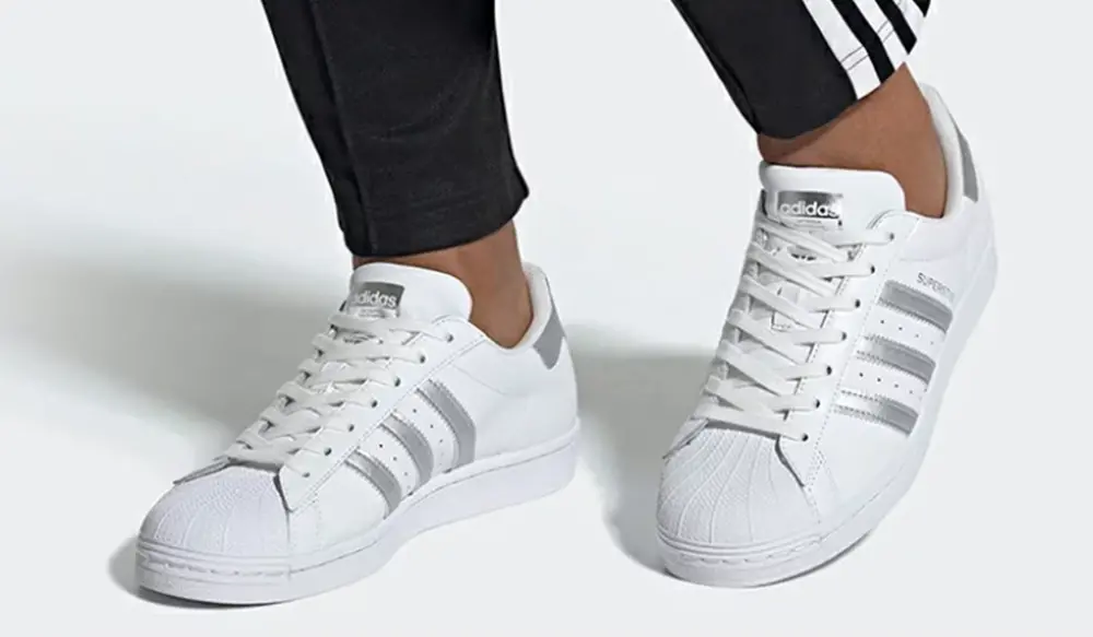 Alternative view of Giày Adidas Superstar 'White Silver Metallic' FX2329