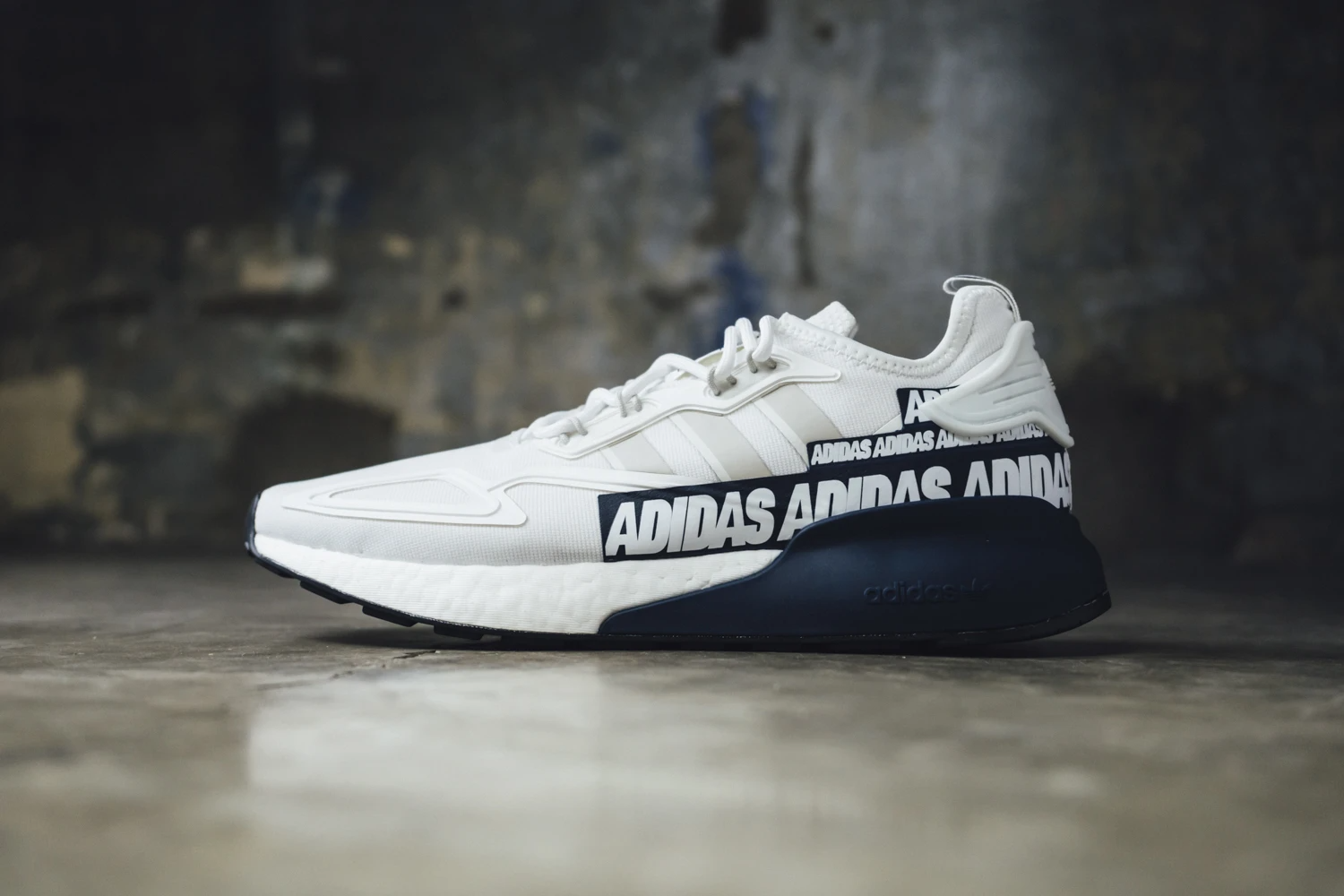 Giày Adidas ZX 2K Boost 'Bold Logo Graphic - White Navy' FX7036 - Ảnh 4