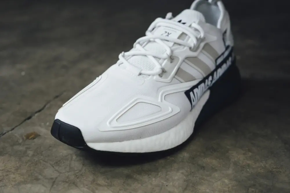 Giày Adidas ZX 2K Boost 'Bold Logo Graphic - White Navy' FX7036 - Ảnh 3