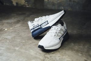 Alternative view of Giày Adidas ZX 2K Boost 'Bold Logo Graphic - White Navy' FX7036