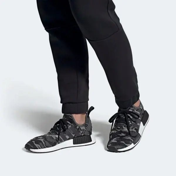 Alternative view of Giày Adidas NMD_R1 'Grey Camo' FZ0077