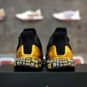 Alternative view of Giày Adidas UltraBoost 'Mahjong' FZ3888