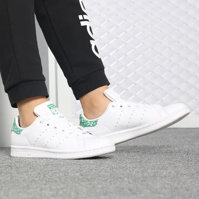 Alternative view of Giày Adidas Originals Stan Smith 'Femme Blanc' BZ0407
