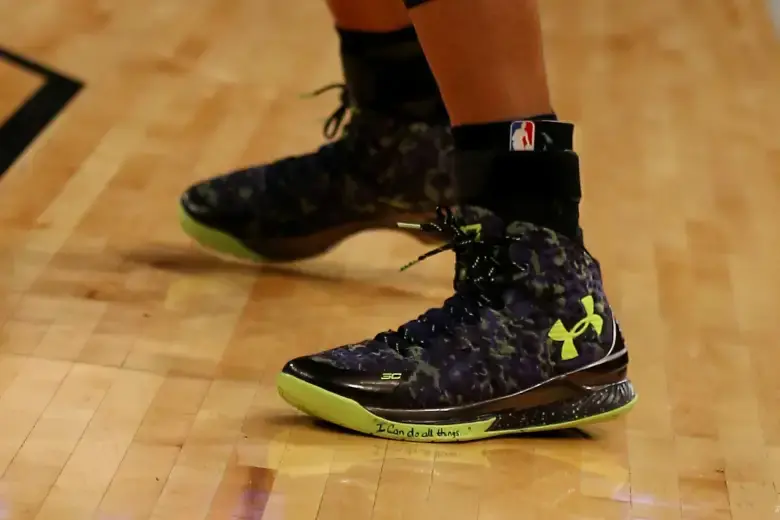 Alternative view of Giày Under Armour Curry 1 Retro 'Dark Matter' 3026049-001