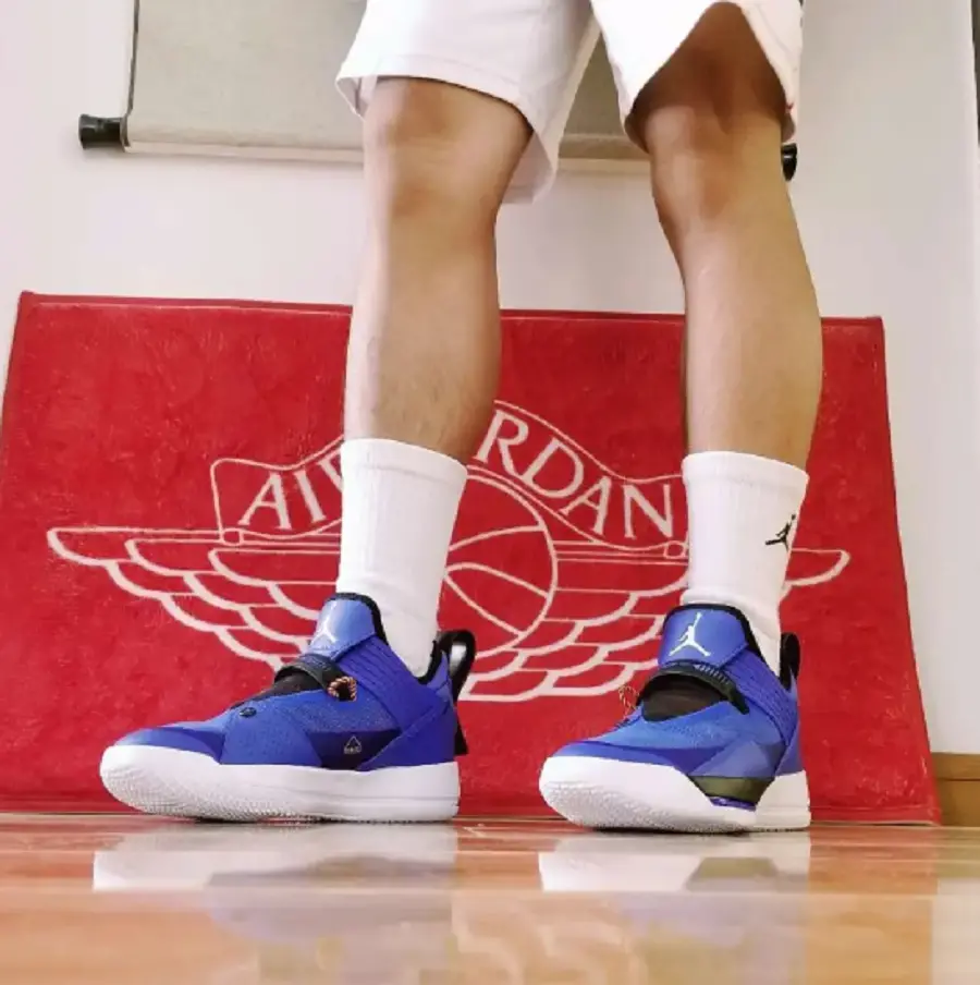 Alternative view of Giày Nike Air Jordan 33 SE PF ‘Hyper Royal’ CD9561-401