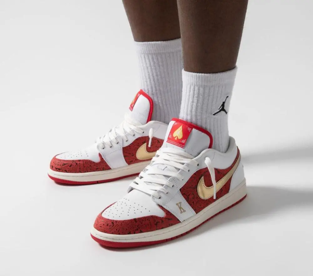 Giày Nike Air Jordan 1 Low SE GS 'Spades' DJ5186-100 - Ảnh 3