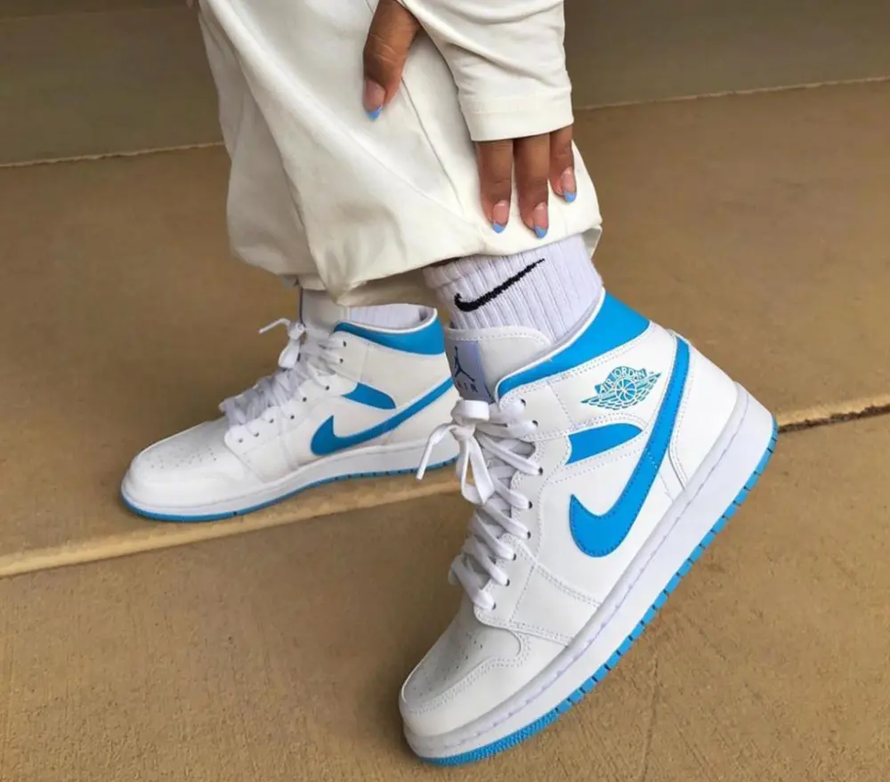 Giày Nike Air Jordan 1 Mid 'UNC' BQ6472-114 - Ảnh 5