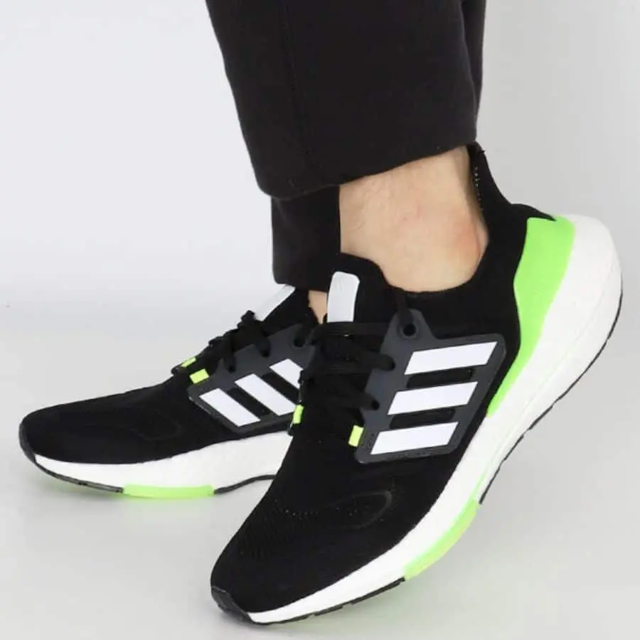 Alternative view of Giày Adidas UltraBoost 22 'Black Solar Green' GX6640