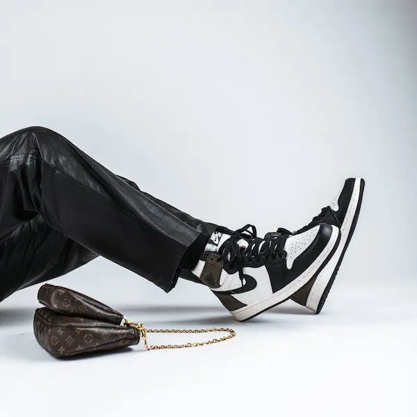 Giày Nike Air Jordan 1 Retro High OG 'Dark Mocha' 555088-105 - Ảnh 3