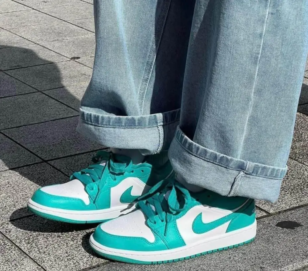 Giày Nike Wmns Jordan 1 Low 'New Emerald' DC0774-132 - Ảnh 3