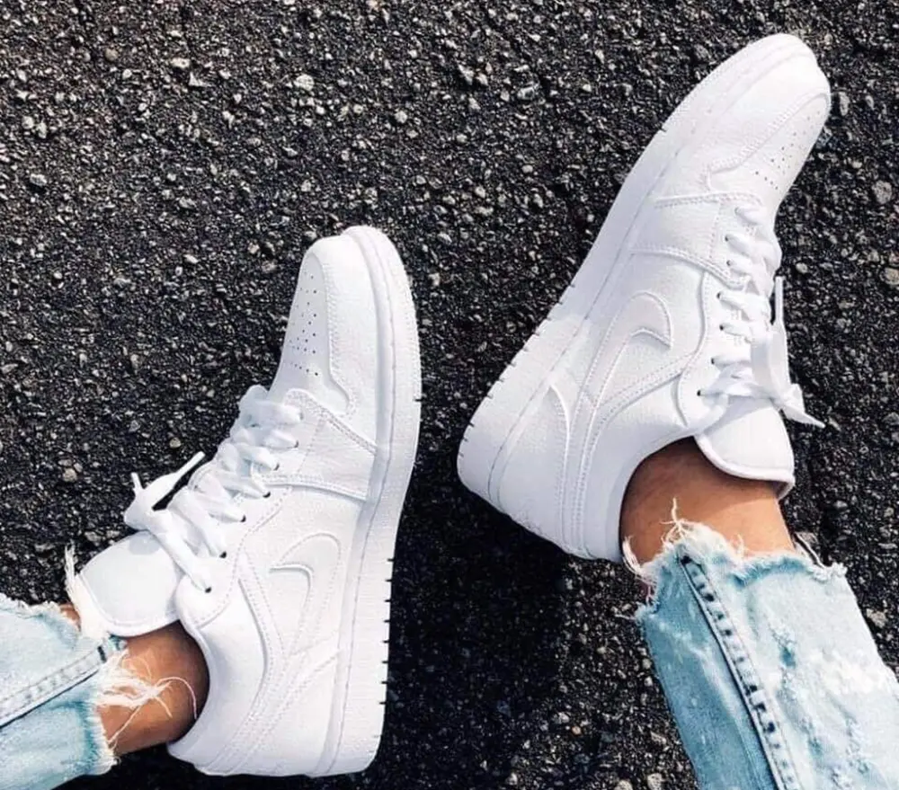 Alternative view of Giày Nike Air Jordan 1 Low 'All White' 553560-130