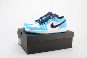 Alternative view of Giày Nike Air Jordan 1 Low GS 'UNC' 553560-144