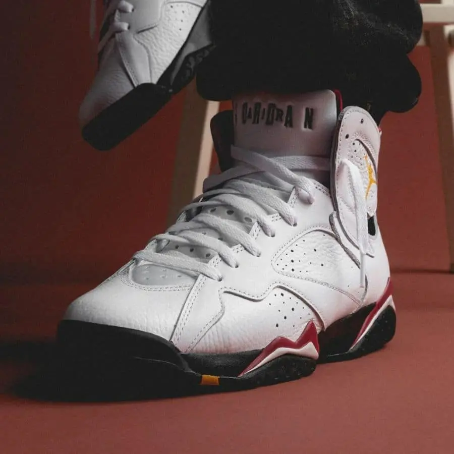 Alternative view of Giày Nike Air Jordan 7 Retro GS 'Cardinal' 2022 DQ6040-106