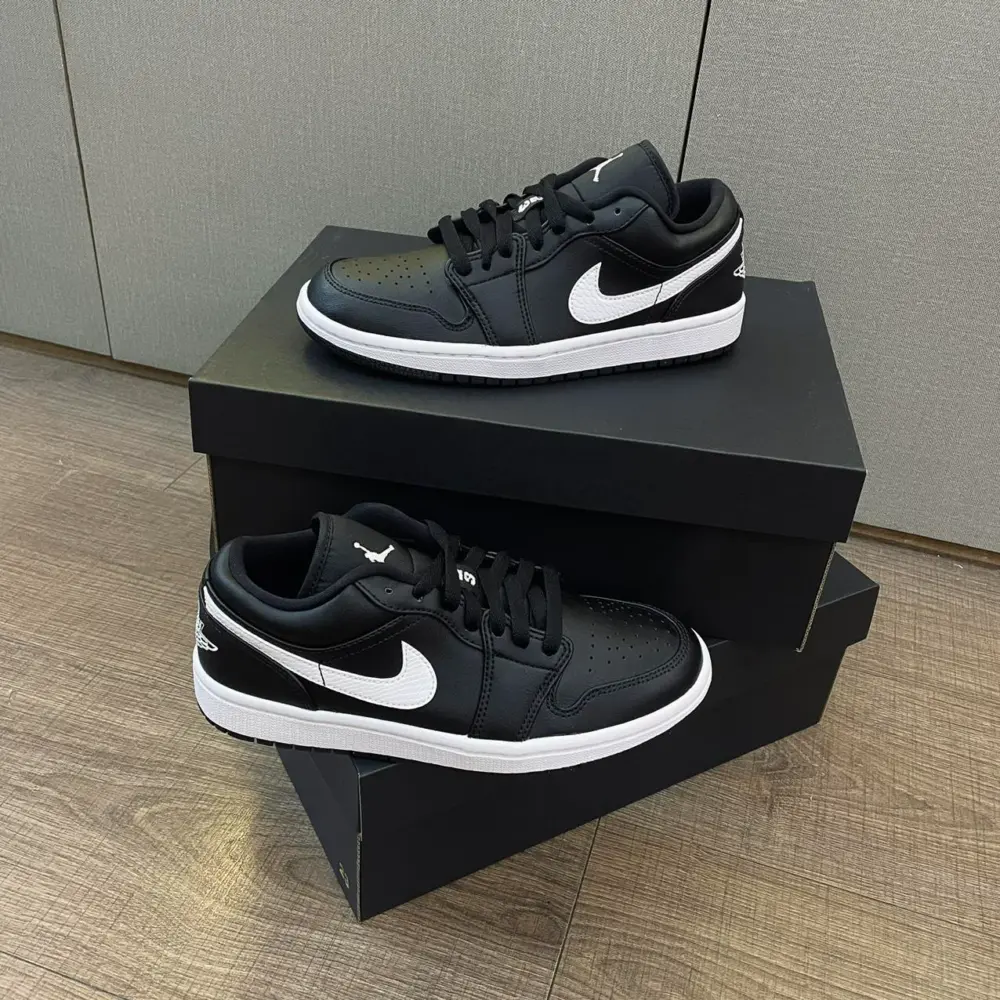 Giày Nike Air Jordan 1 Low 'Black' AO9944-001 - Ảnh 6