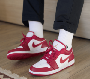Alternative view of Giày Nike Jordan 1 Low Cardinal Red 553560-607