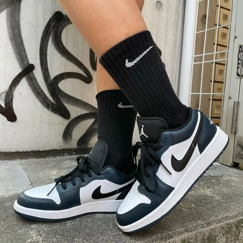 Giày Nike Air Jordan 1 Low GS 'Armory Navy' 553560-411 - Ảnh 3