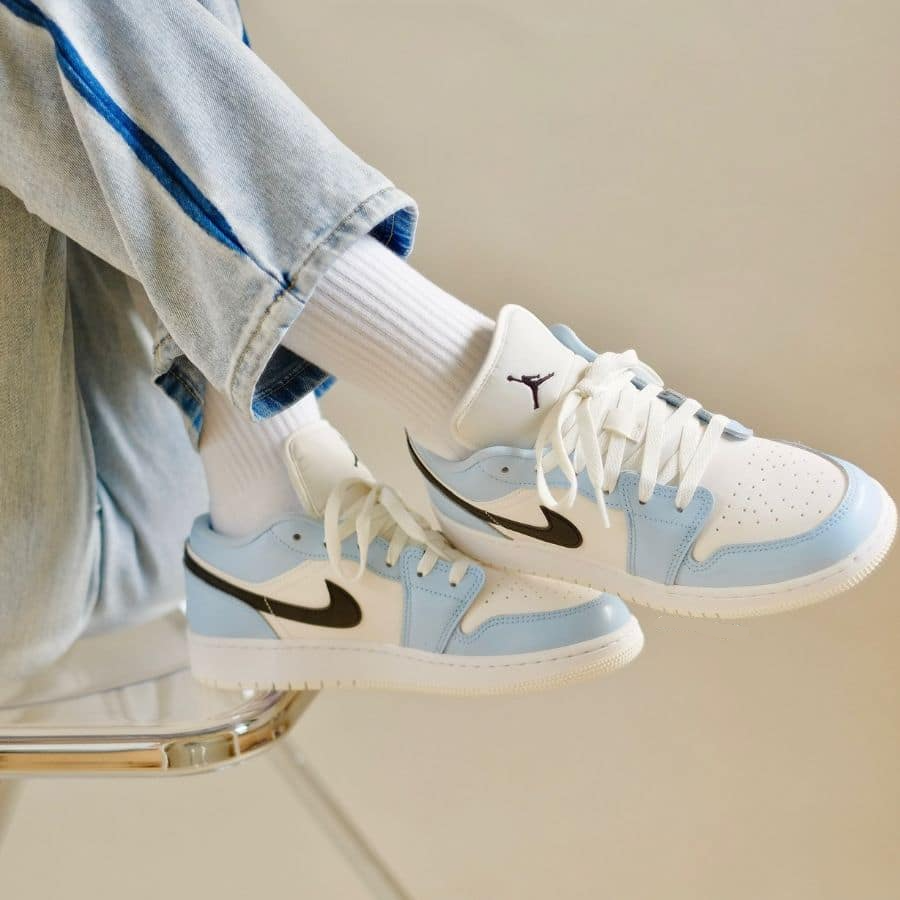 Giày Nike Air Jordan 1 Low GS 'Ice Blue' 554723-401 - Ảnh 3