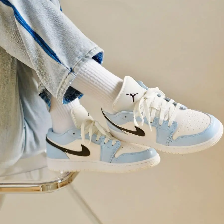 Giày Nike Air Jordan 1 Low GS 'Ice Blue' 554723-401 - Ảnh 3