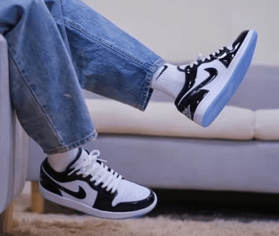 Alternative view of Giày Nike Air Jordan 1 Low GS 'Concord' DV1333-100