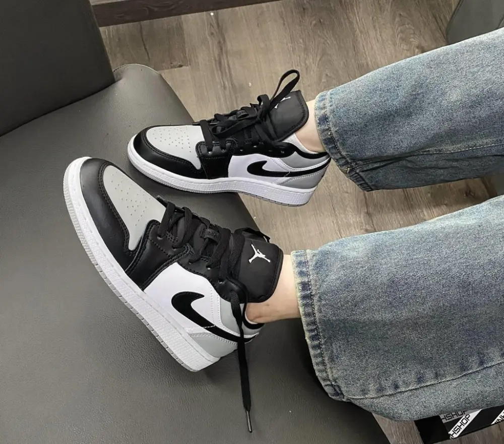 Giày Nike Air Jordan 1 Low GS 'Light Smoke Grey' 553560-052 - Ảnh 3