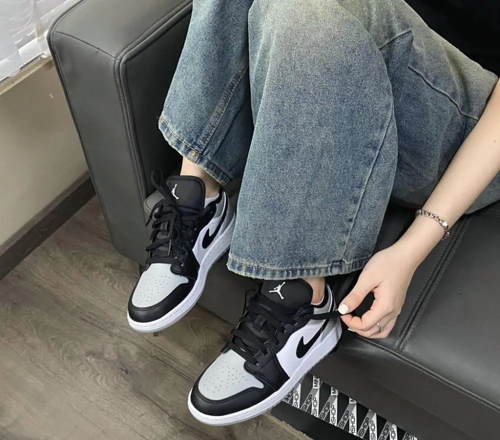 Giày Nike Air Jordan 1 Low GS 'Light Smoke Grey' 553560-052 - Ảnh 4