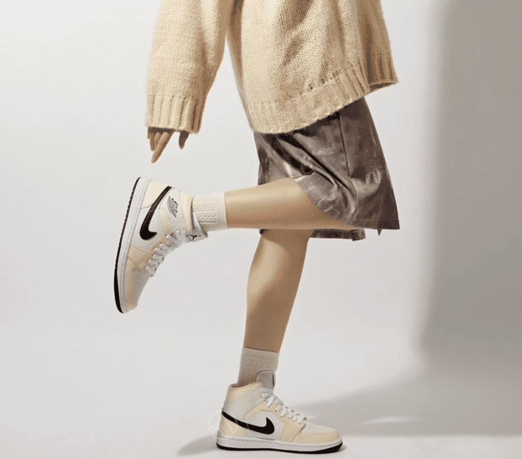 Giày Nike Wmns Air Jordan 1 Mid 'Coconut Milk' BQ6472-121 - Ảnh 2