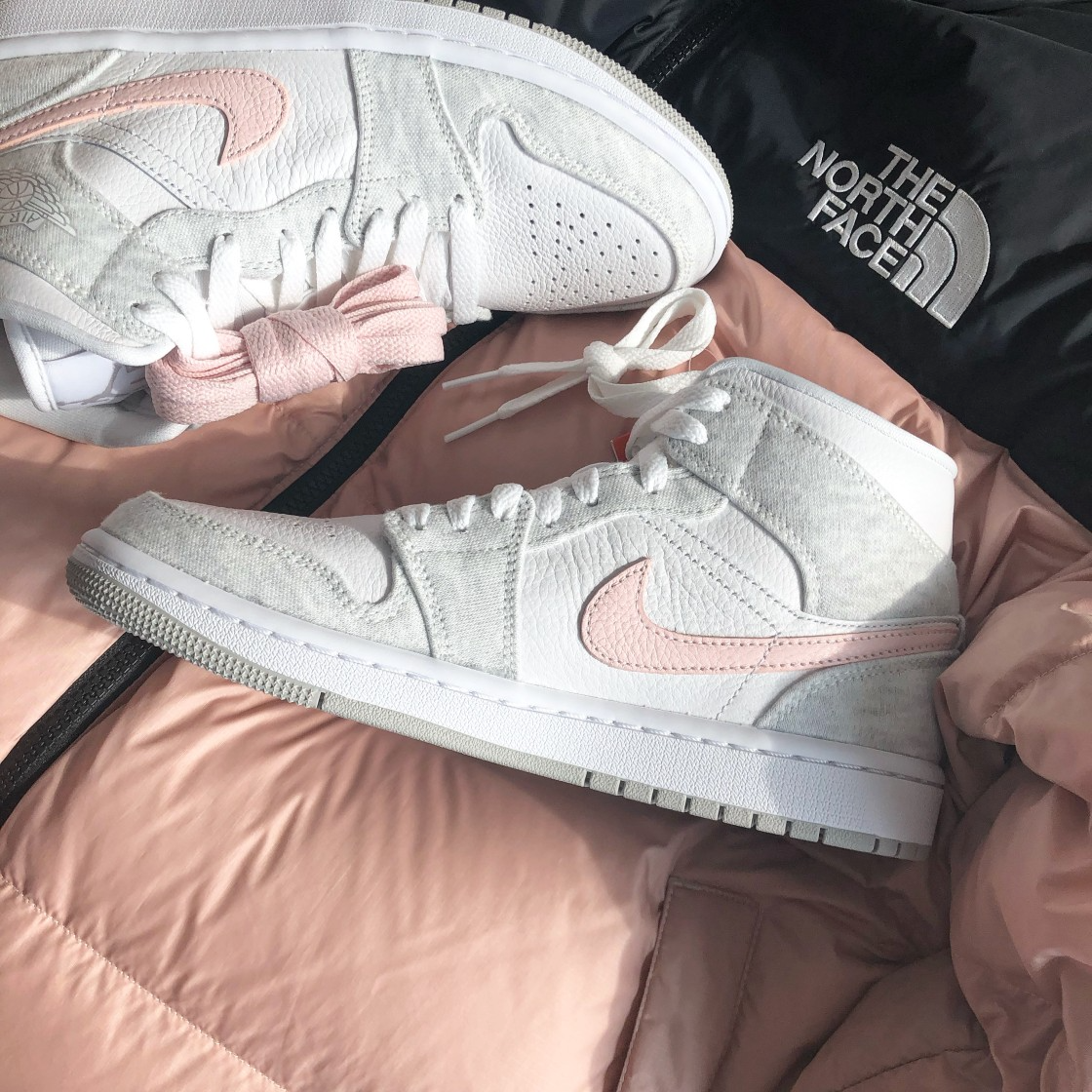 Giày Nike Wmns Air Jordan 1 Mid SE 'White Light Iron Ore' DN4045-001 - Ảnh 5