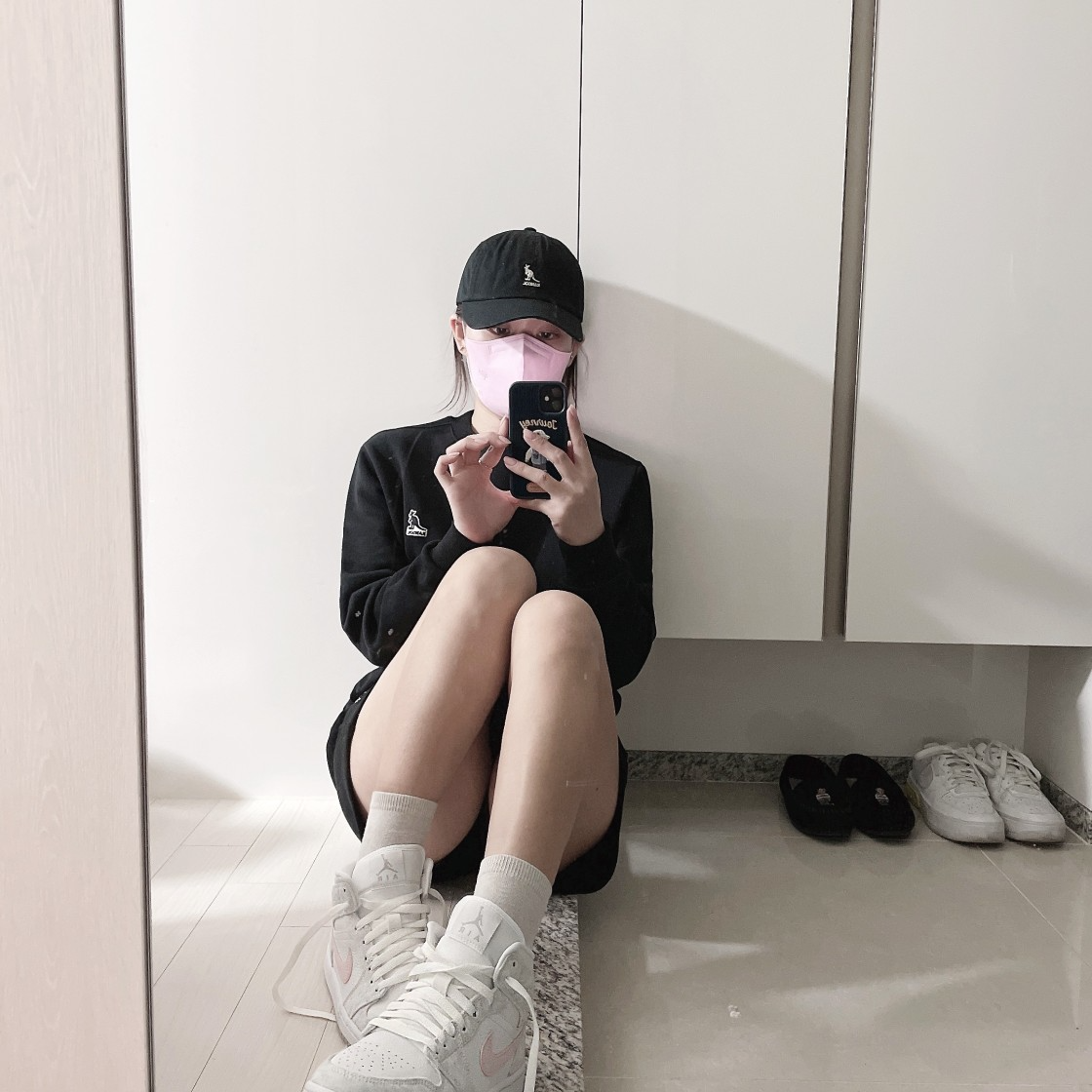 Giày Nike Wmns Air Jordan 1 Mid SE 'White Light Iron Ore' DN4045-001 - Ảnh 4