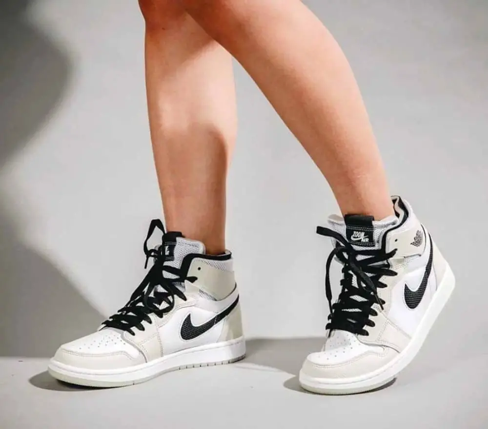 Alternative view of Giày Nike Air Jordan 1 'Light Bone' CT0979-002