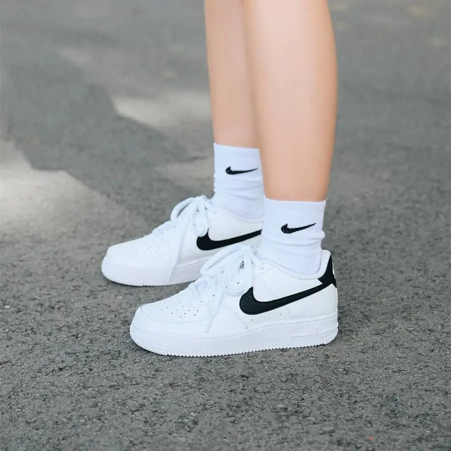 Alternative view of Giày Nike Air Force 1 GS 'White Black' CT3839-100