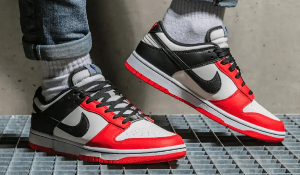 Alternative view of Giày Nike Dunk EMB '75th Anniversary Bulls' DD3363-100