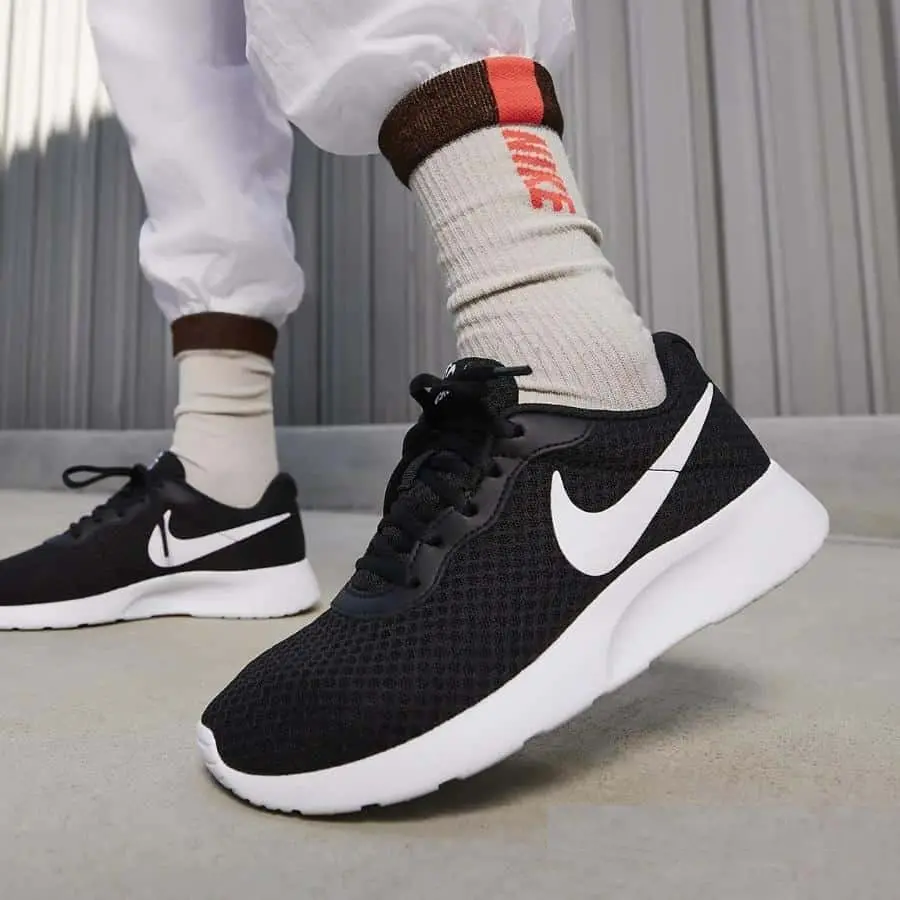 Alternative view of Giày Nike Tanjun 'Black' DJ6257-004