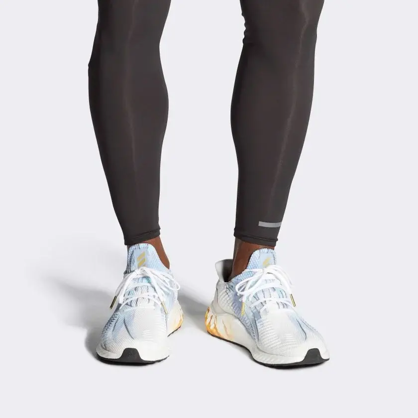 Alternative view of Giày Adidas AlphaBoost 'White Graphic' FW4523