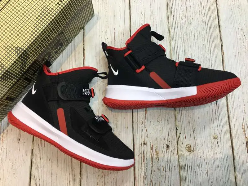 Giày Nike LeBron Soldier 13 'Bred' AR4225-003 - Ảnh 4