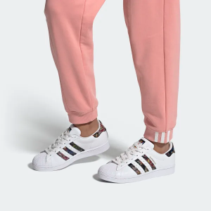 Alternative view of Giày Adidas Wmns Superstar 'Floral Twist Stripes' FW3692