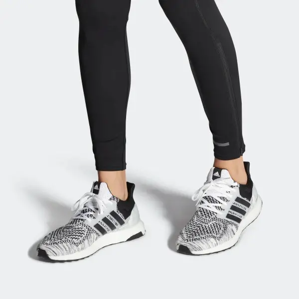 Alternative view of Giày Adidas Ultra Boost 1.0 DNA 'Cloud White' GV8763