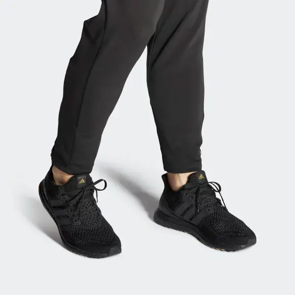 Alternative view of Giày Adidas Ultraboost 1.0 ‘Black’ GY9136
