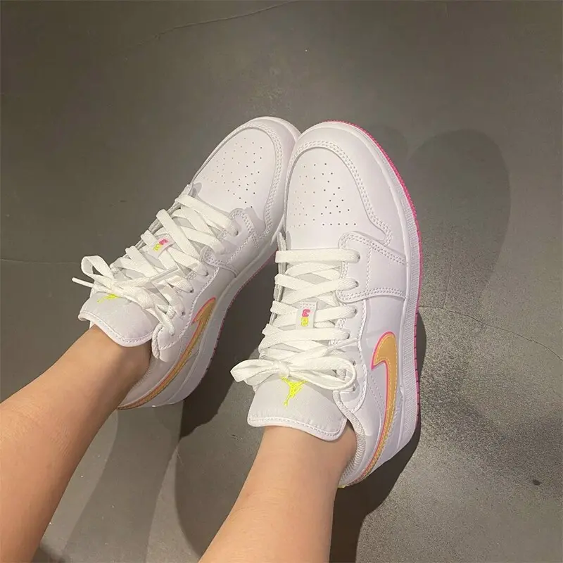 Giày Nike Air Jordan 1 Low GS 'Edge Glow' CV4610-100 - Ảnh 5