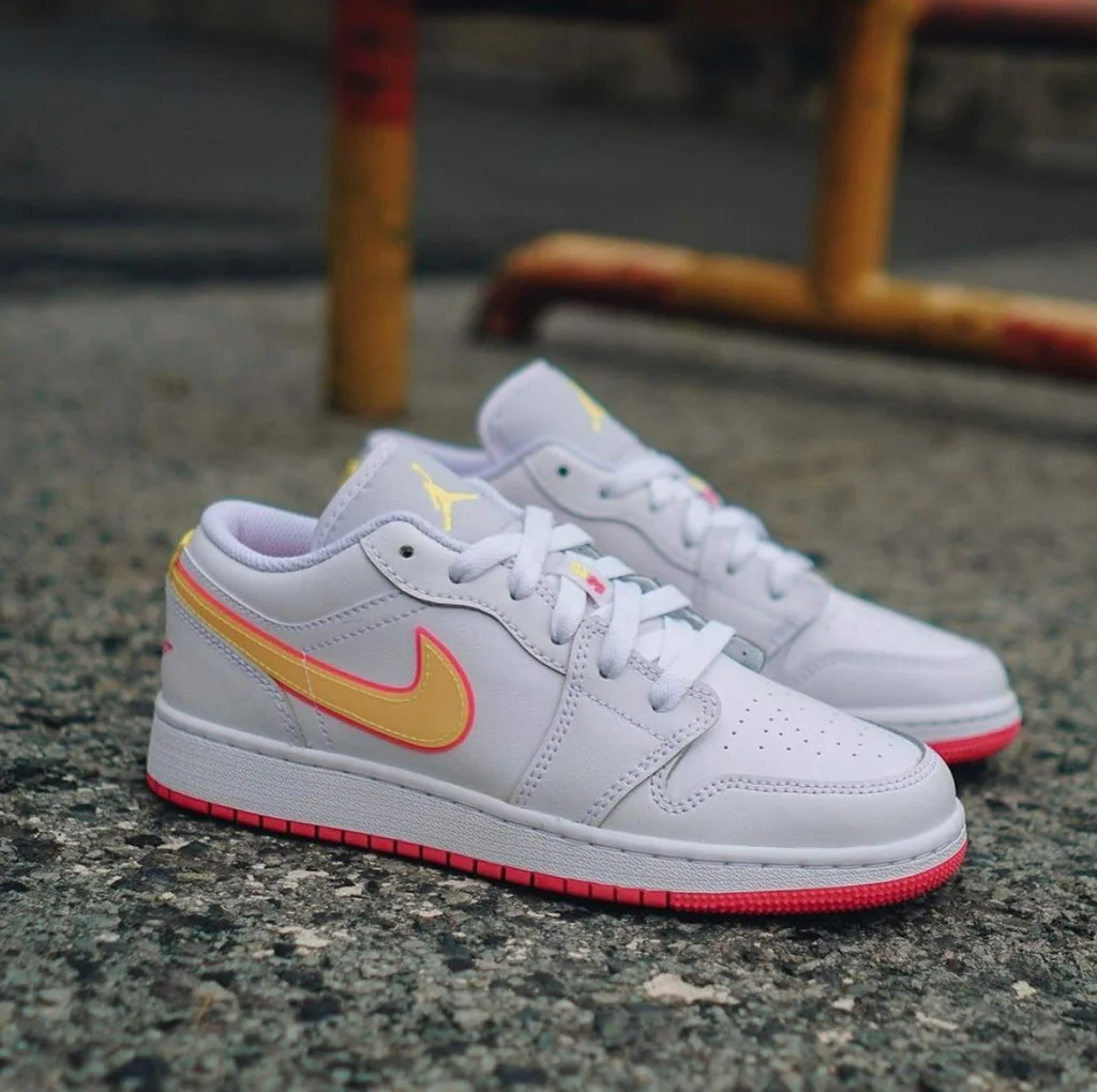 Giày Nike Air Jordan 1 Low GS 'Edge Glow' CV4610-100 - Ảnh 2