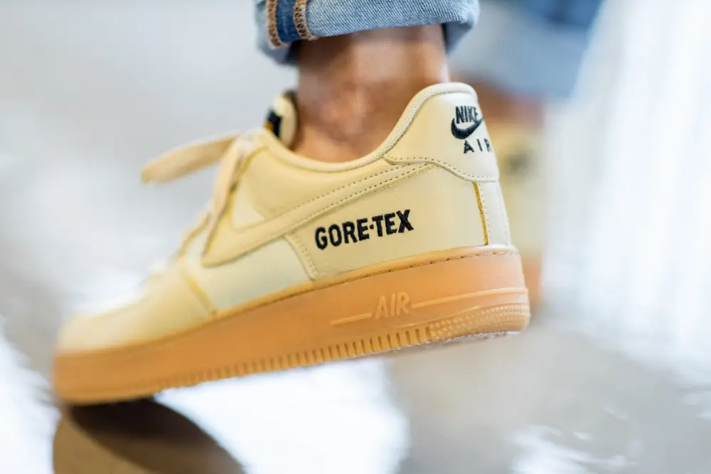 Alternative view of Giày Nike Air Force 1 LV8 Gore-Tex  'Gold' CQ4215-700