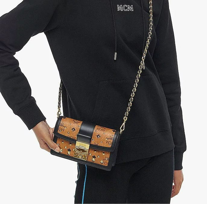 Túi MCM Gretl Crossbody in Gold Studded Visetos MWRCSVI01CO001 - Ảnh 5